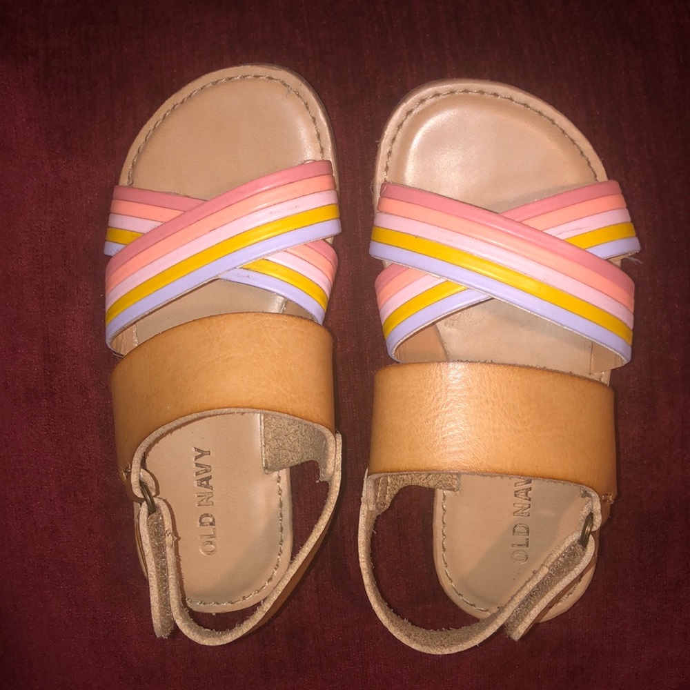 beautiful sandals for a lil toddler!!! summer fun